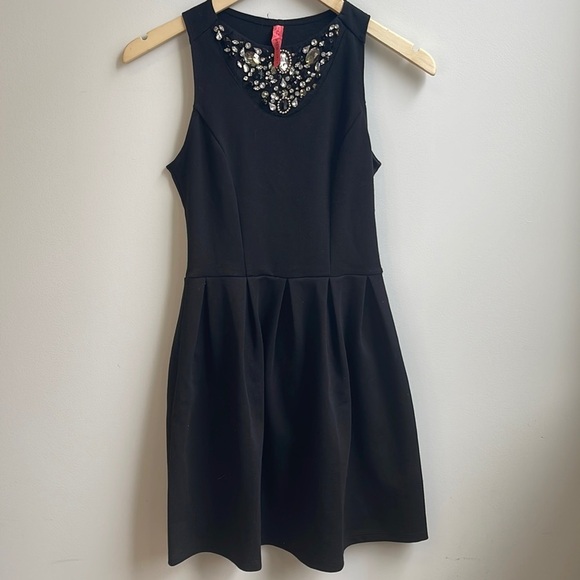 Eight Sixty Embellished Dress Size XS - Picture 4 of 10